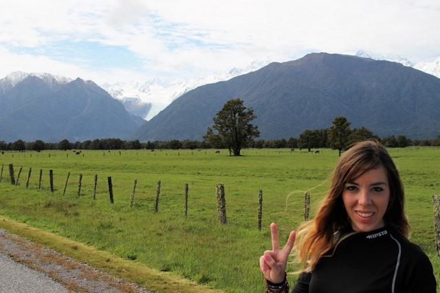 Judit y las Vistas del monte cook Franz Josef en nuestra visita a Nueva Zelanda
