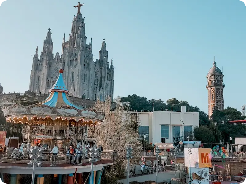 Tibidabo con la iglesia al fondo