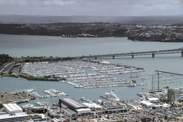 Vistas desde la Sky Tower de Auckland, Puerto deportivo