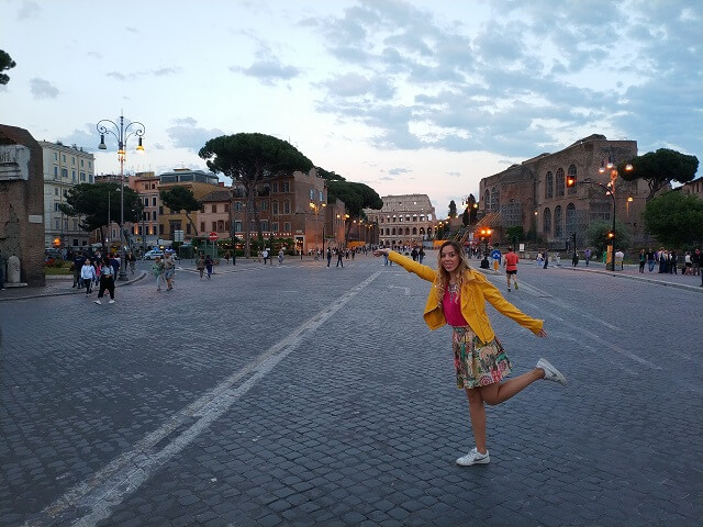 Roma en tres días, Camino del Coliseo