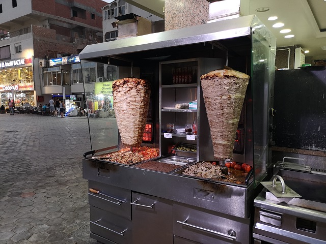 Restaurante comida rápida en el centro de Hurghada