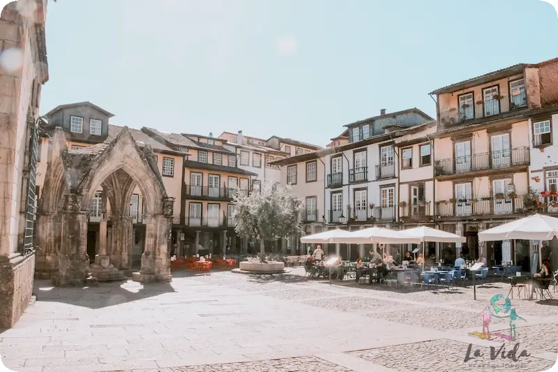 Plaza de Largo de Oliveira y su Padrón Salado