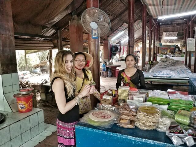 Fabrica de caramelo coco en el mekong