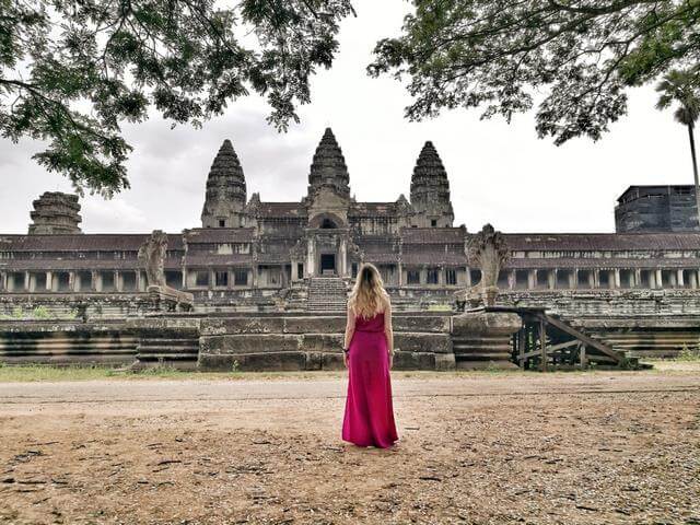 Angkor Wat, lateral
