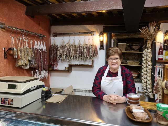 La Sra Paquita de Rupit, segun dicen por alli, la persona más fotografiada del pueblo.