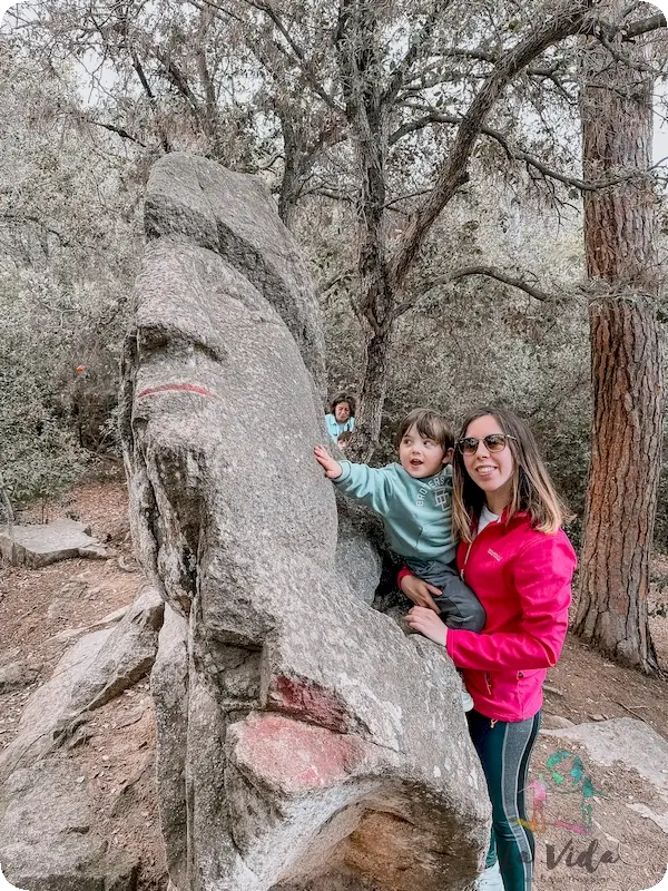 Judit con Eric con el indio bosque encantado de orrius