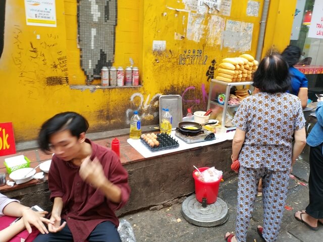 Comida callejera en Hanoi