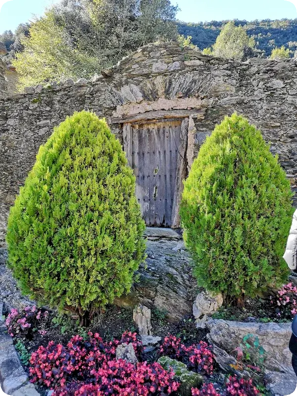 Detalle casa antigua en Beget Girona