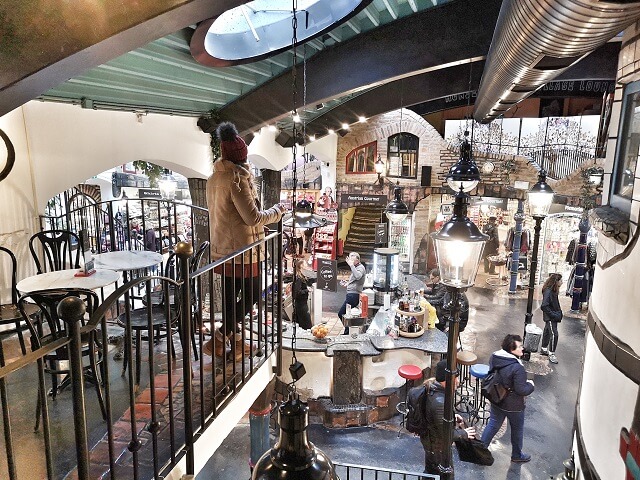 Hundertwasserhaus centro comercial