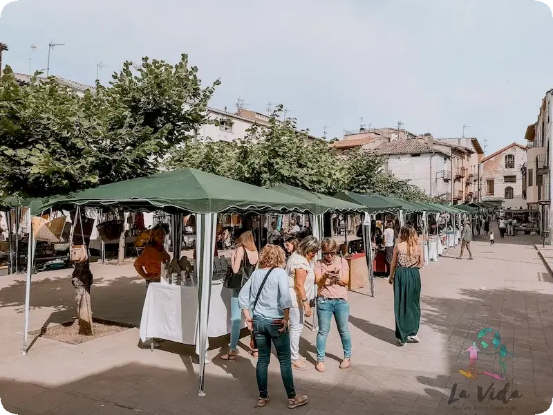 Mercado fiesta de la miel en Arnes