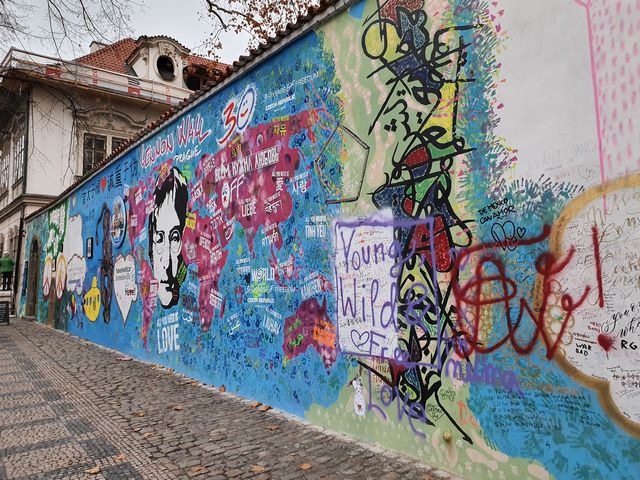 Detalles Muro John Lennon Praga