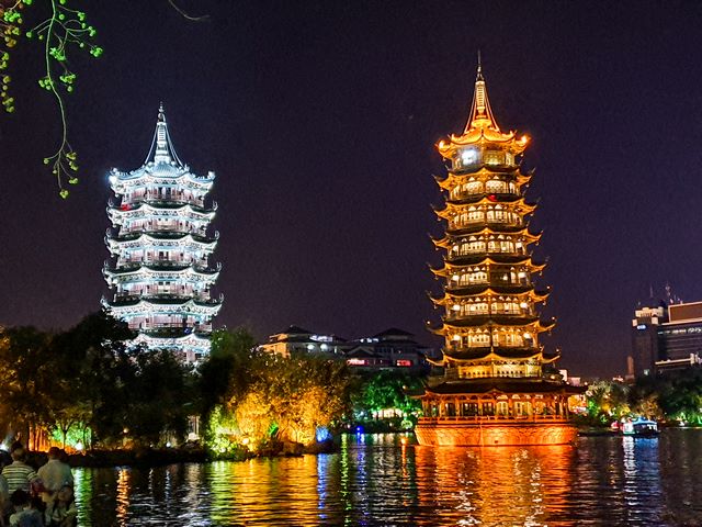 Pagodas del Sol y la Luna Guilin China