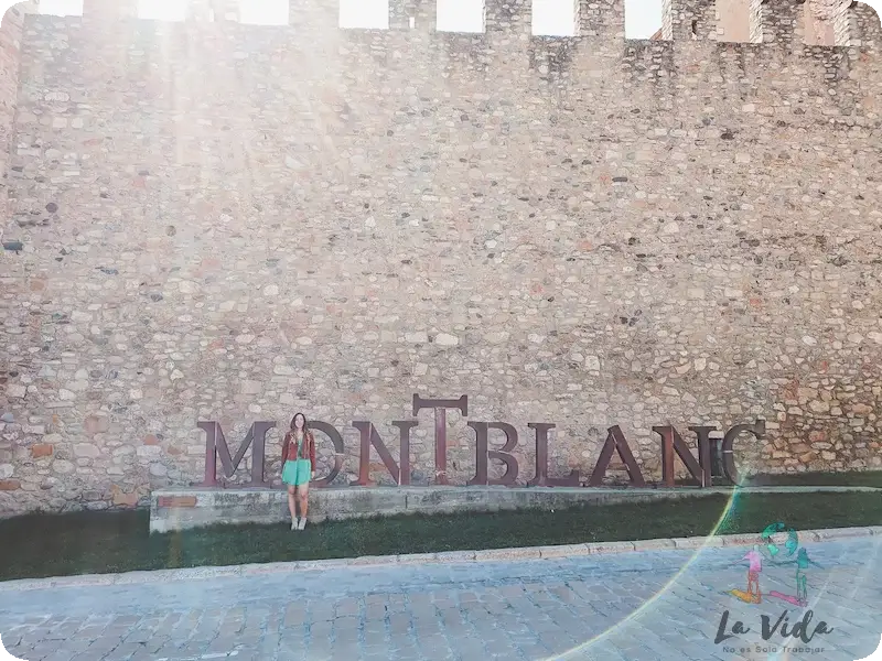 Letras típicas cartel Montblanc en murallas