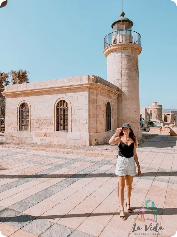 Faro de Roquetas de Mar