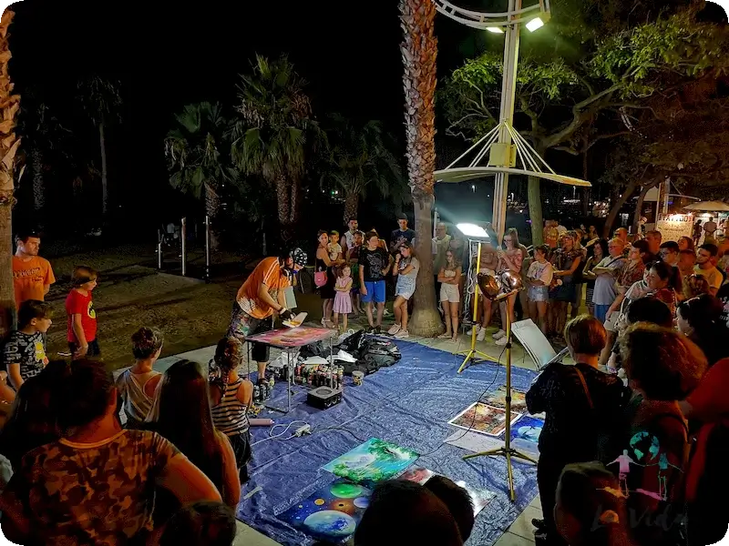 Artistas en paseo marítimo Cambrils