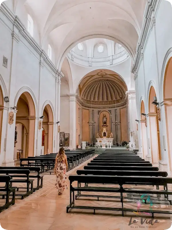 Interior Iglesia de Sant Martí de Altafulla