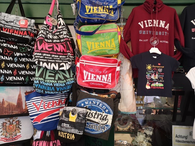 Naschmarkt Viena souvenirs