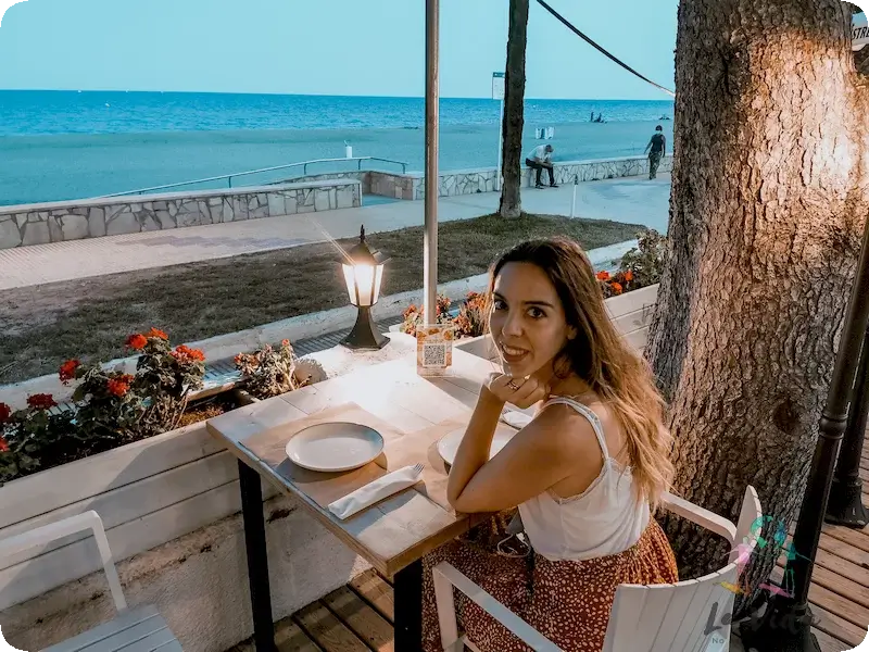 Cenando en el Passeig Maritim de Miami Platja