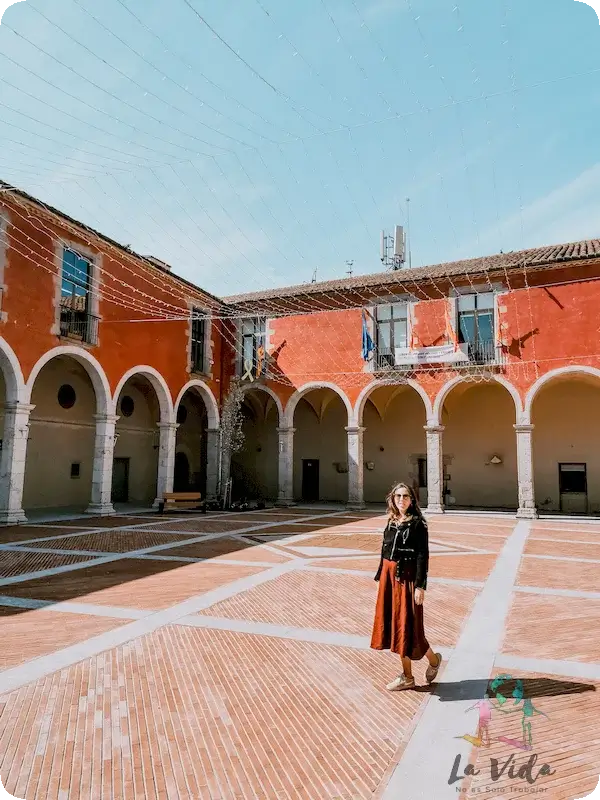 Convento de Santa Magdalena y Ayuntamiento Castelló Empúries