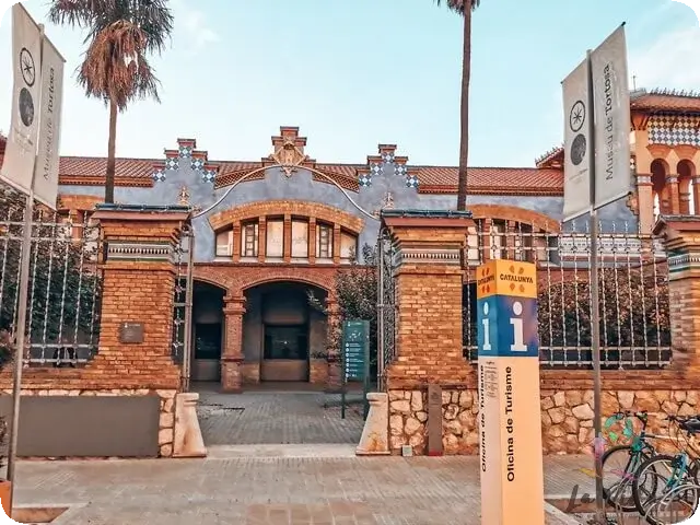 Oficina Turismo de Tortosa y Museo de Tortosa