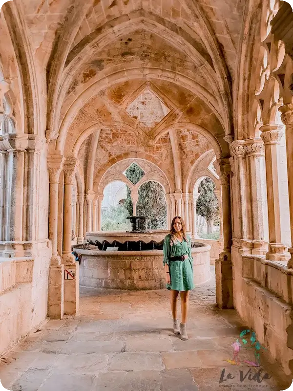 Claustro y templete