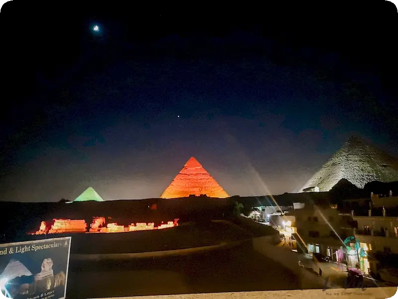 Piramides de Giza El Cairo Egipto - espectaculo de noche