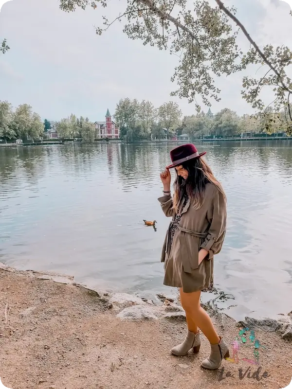Judit posando en el Lago de Puigcerdà