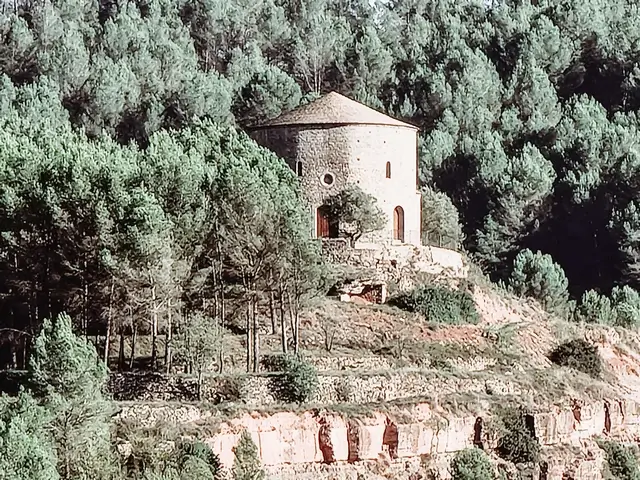 Castillo e Iglesia de Sant Esteve i Sant Sebastià Sallent