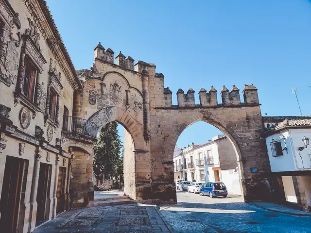 Puerta de Jaén y Arco del Villalar Baeza