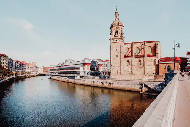 Iglesia San Antonio de Bilbao en Free tour en Bilbao
