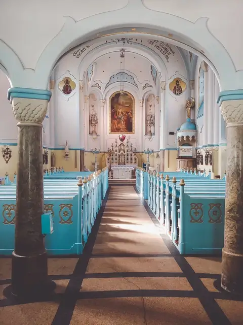 Interior Iglesia Azul Bratislava