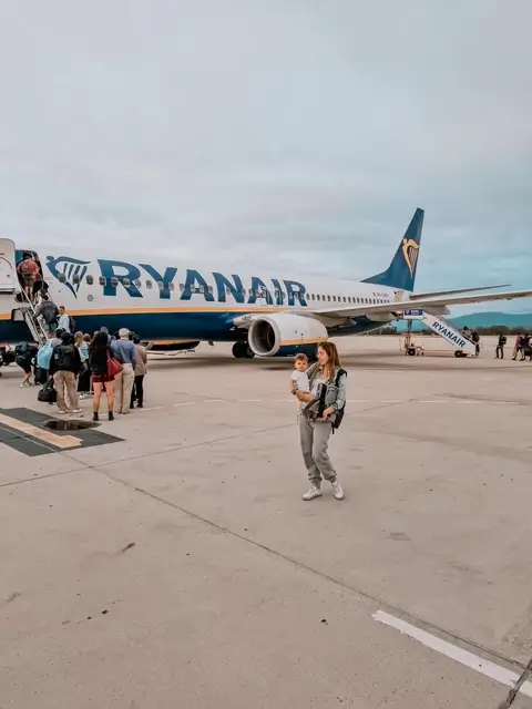 Aeropuerto de Girona destino Pisa