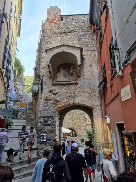 Porta del Borgo Portovenere