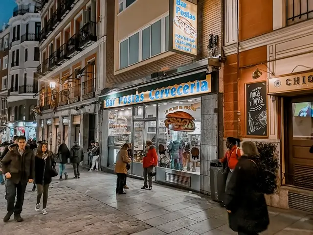 Qué ver en Madrid - Comer un bocata de calamares
