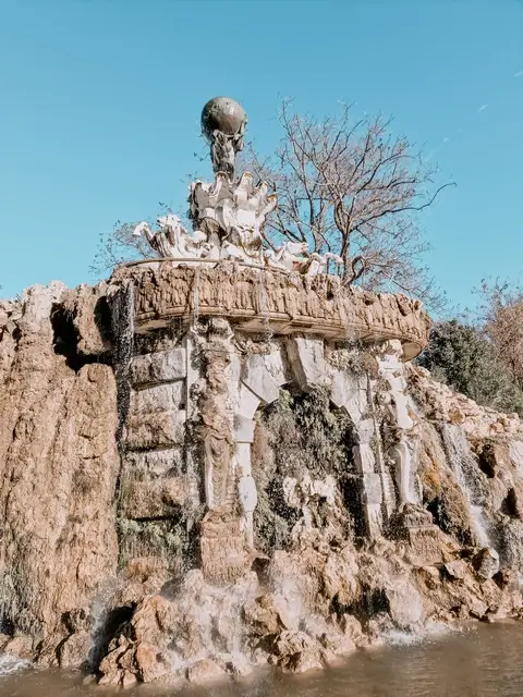 Qué ver en Béziers - Jardin de los Poetas Fuente de Titan