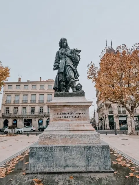 Qué ver en Béziers - avenida Paul Riquet estatua