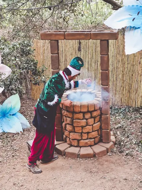 El Bosque Mágico de Papá Noel en Can Juliana - la gruta y pozo mágico
