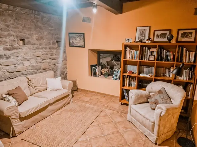 Nus de Pedra alojamiento rural Gironés - Sala de lectura