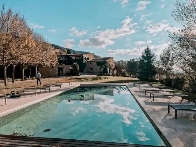 Nus de Pedra alojamiento rural Gironés - piscina
