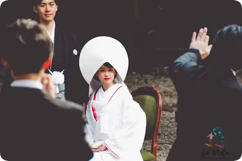 Novia. Boda en Santuario Meiji en Tokio traje tradicional