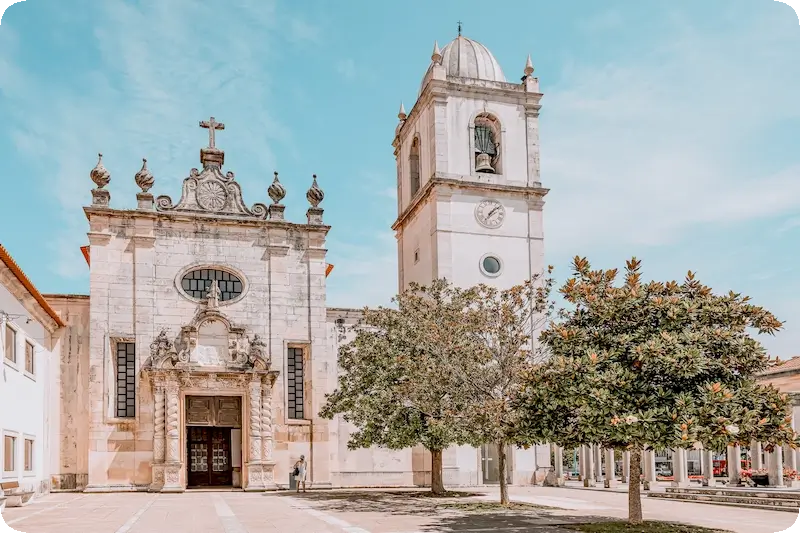 Catedral de Aveiro, Portugal dede el frente