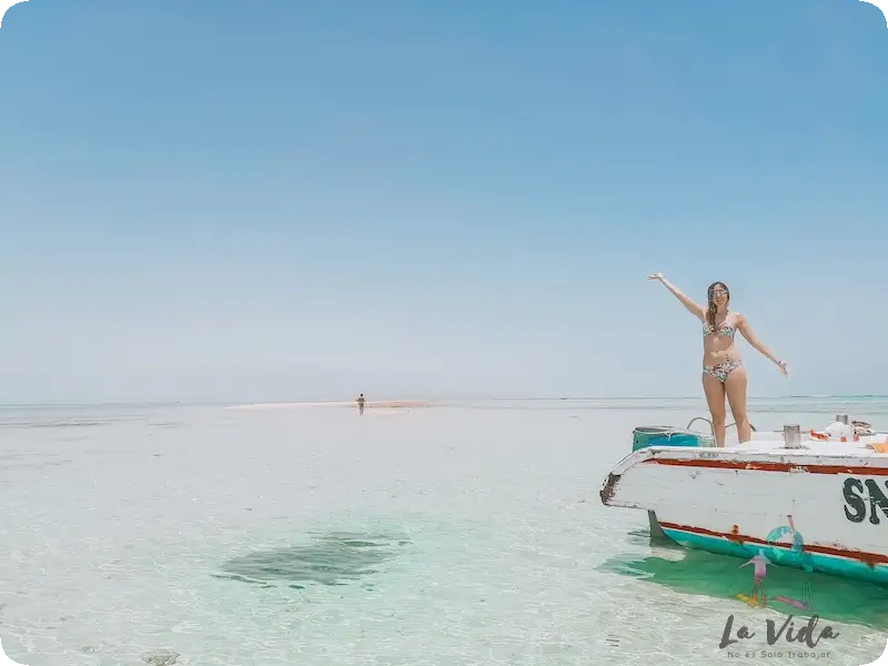 Judit en una Excursion en barco en Hurghada - mejores  playas de Egipto