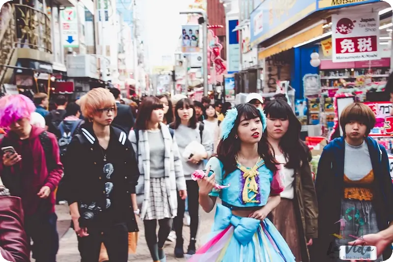 Gente disfrazada de otaku en Takeshita-dori en Harajuku Tokio gente disfrazada de Otaku