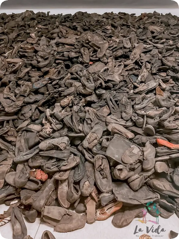 Miles de zapatos en Auschwitz