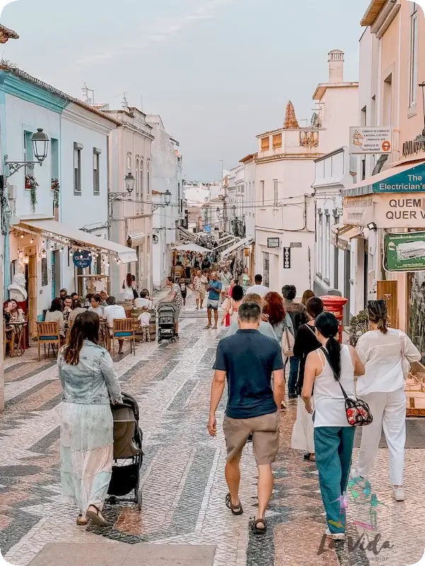 Calle Infante de Sagres en Lagos