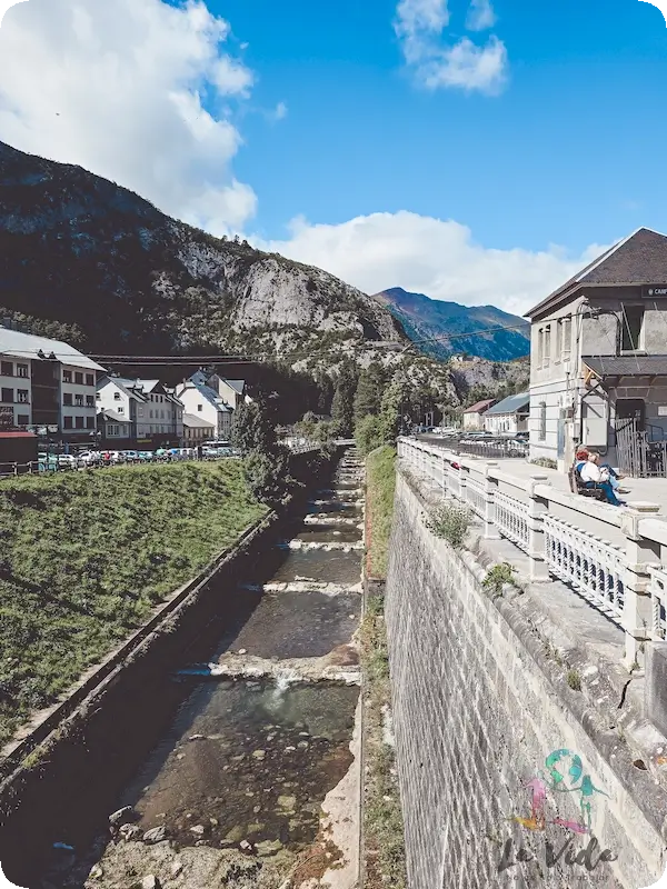 Canfranc Estacion Pueblo