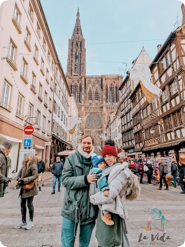 Catedral de Estrasburgo, Alsacia. viajando con un seguro de viaje a Francia