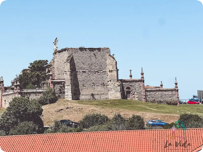 Cementerio de Comillas desde lejos