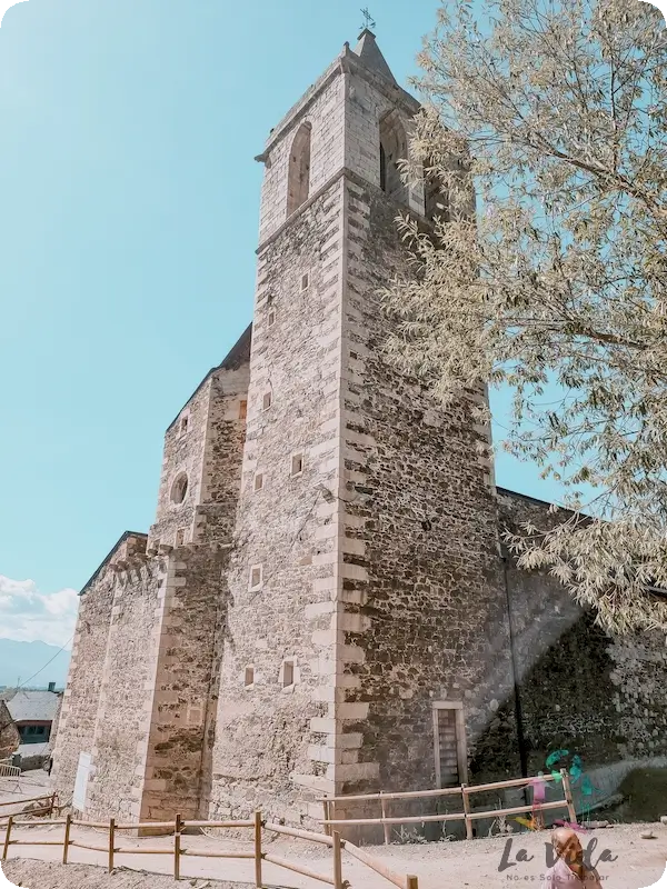 Qué ver en Llívia - Iglesia de Nuestra Señora de los Ángeles Llívia