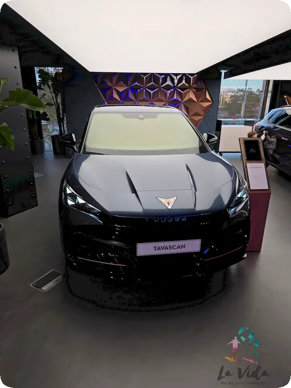 Modelo Cupra en Casa Seat Barcelona